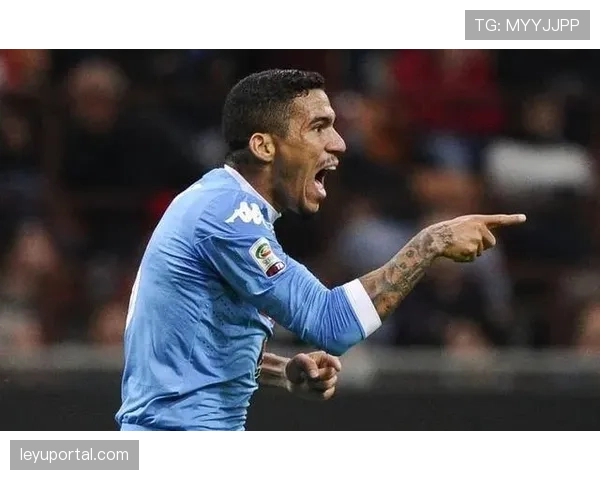 战术板：法兰克福通过针对性压迫，成功限制了对手核心后腰的出球