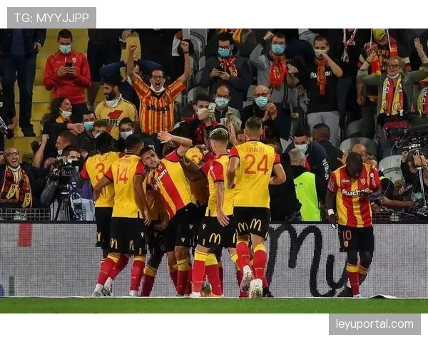 深度：分析朗斯队本赛季防守体系，如何成为法甲失球最少球队